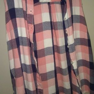 Pink non sleved shirt